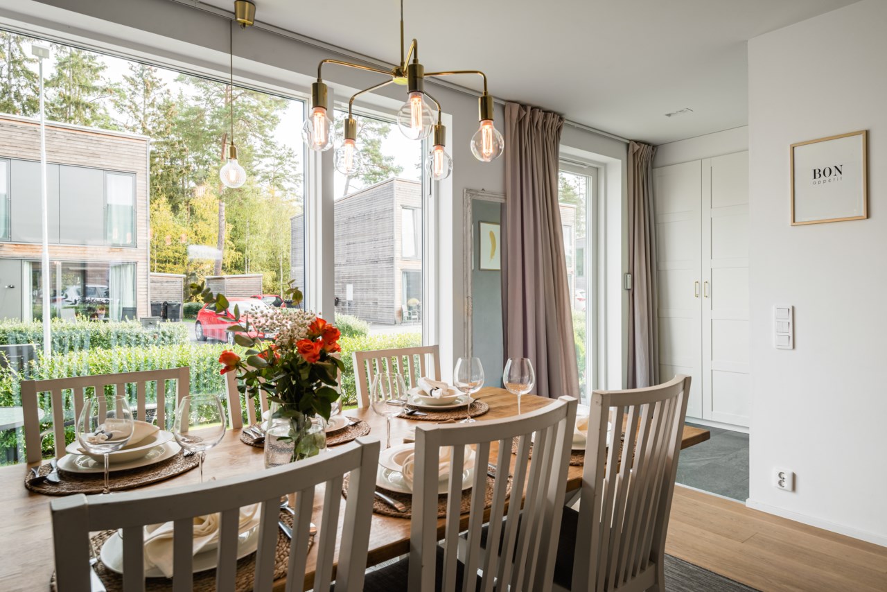 Hall från kök