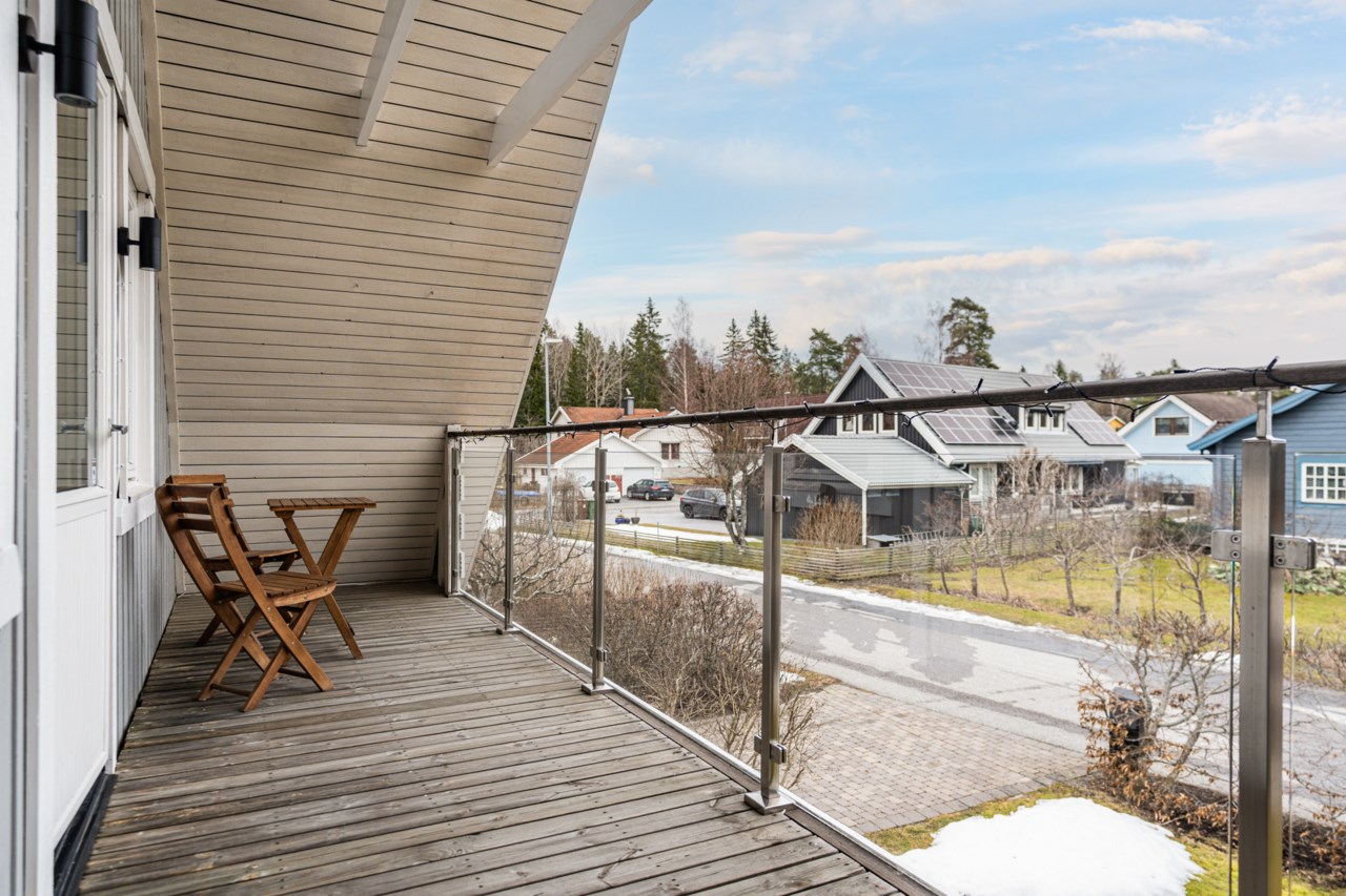 Slånbärsvägen 18