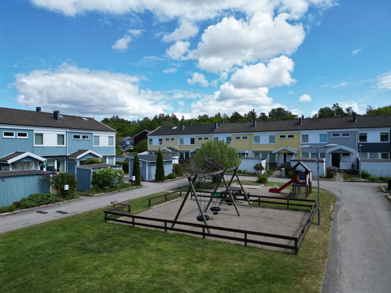Lekplats på gården