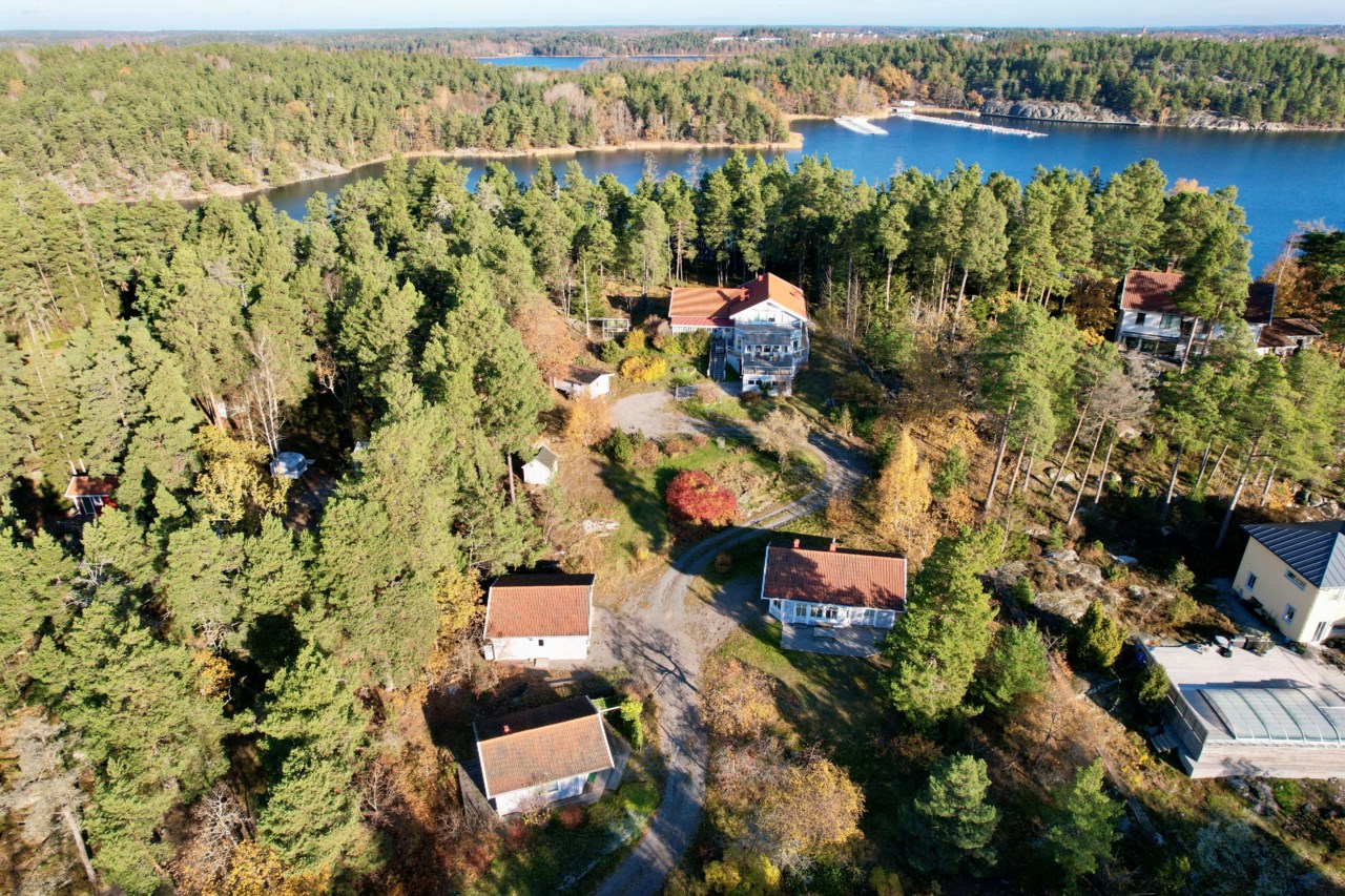 Karlsuddsvägen 15