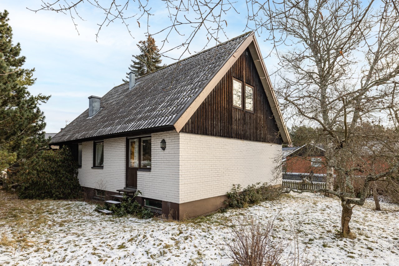 Fallskärmsvägen 32