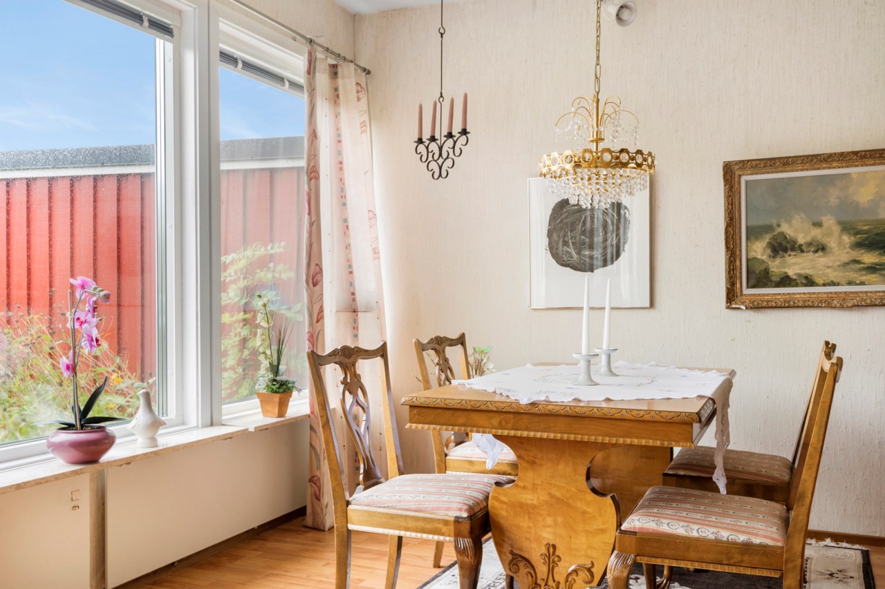 Körsbärsvägen 12