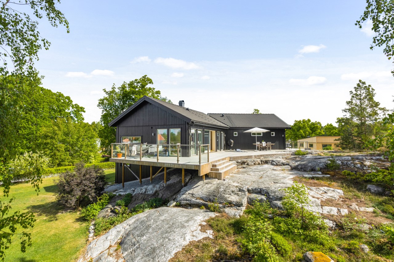 Lärkbodavägen 1