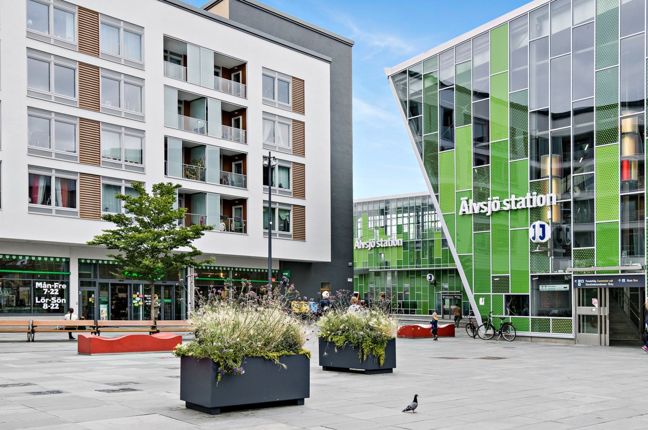 Älvsjö C - bra kommunikationer och stort serviceutbud