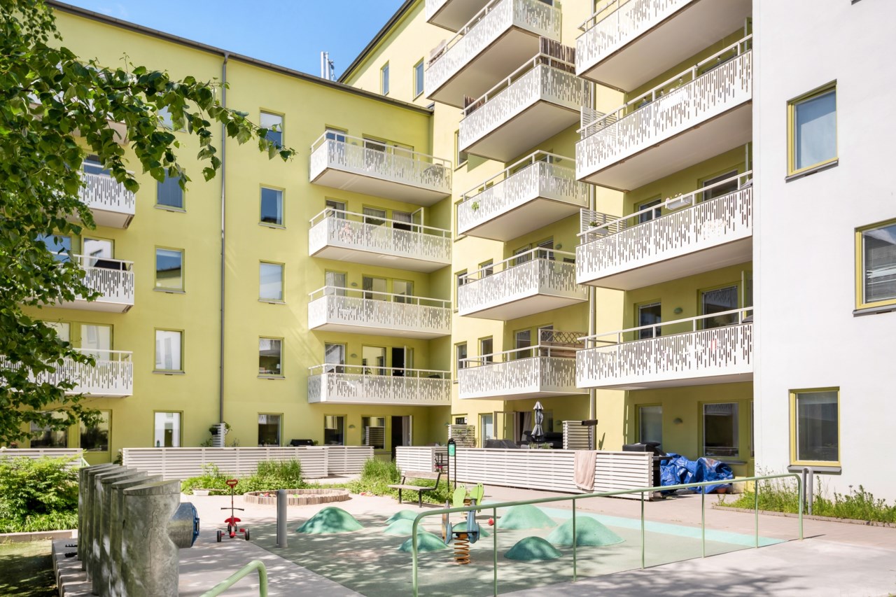 Emils Gata 11A