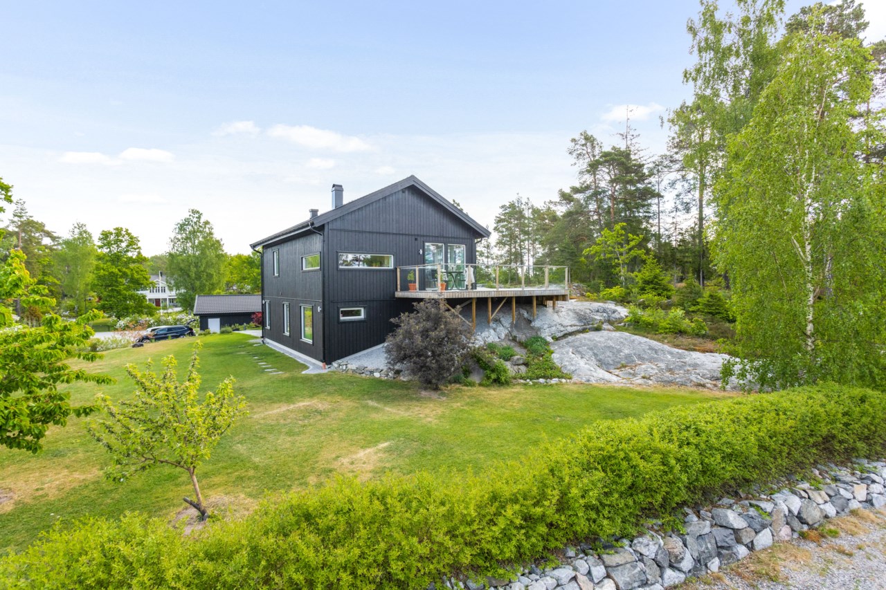 Lärkbodavägen 1