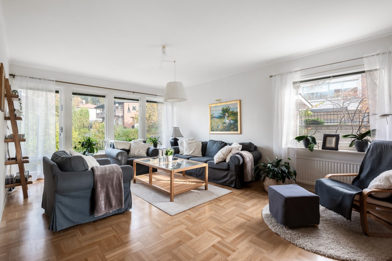 Rågångsvägen 8