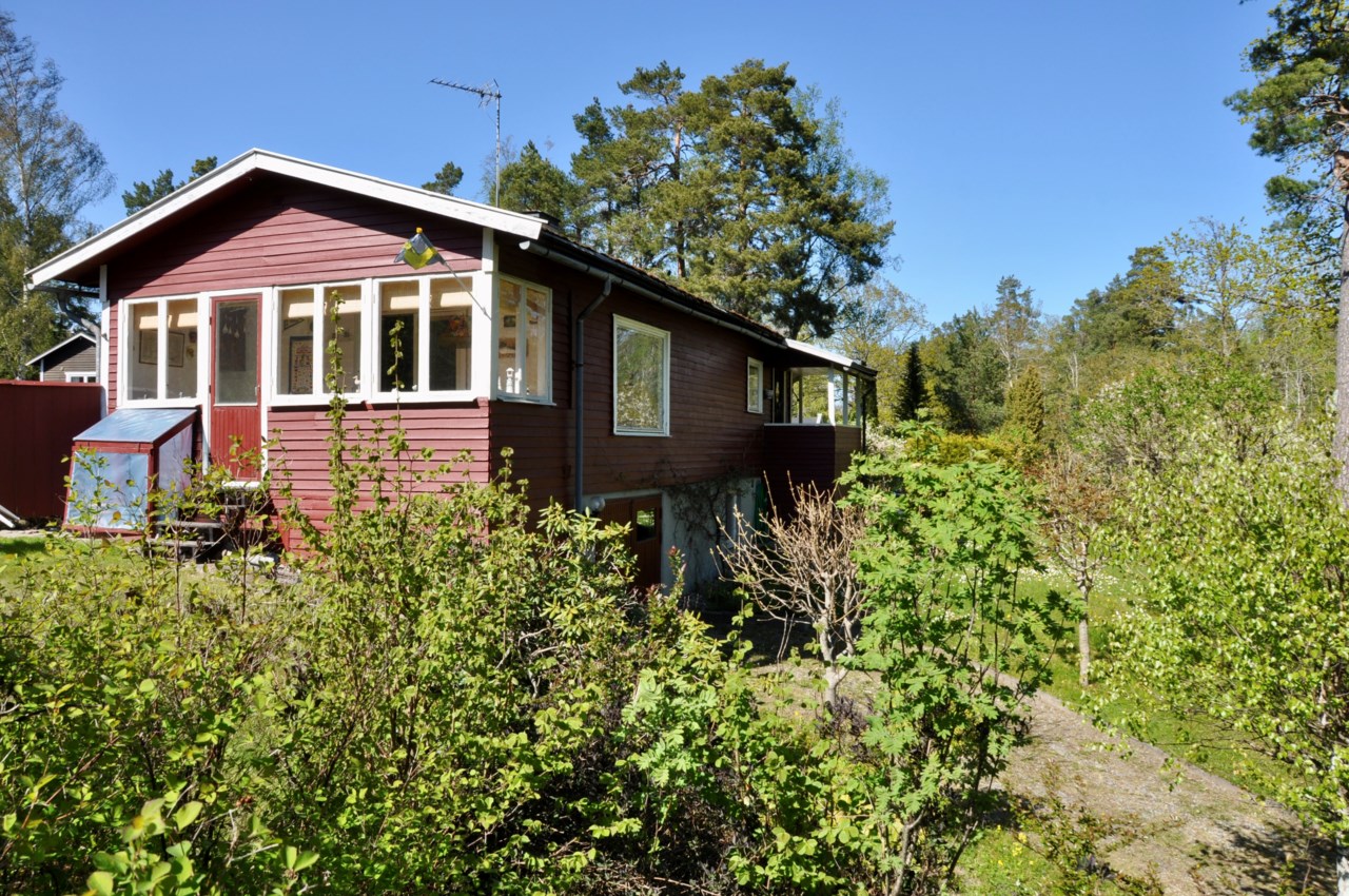 Karlshillsvägen 1