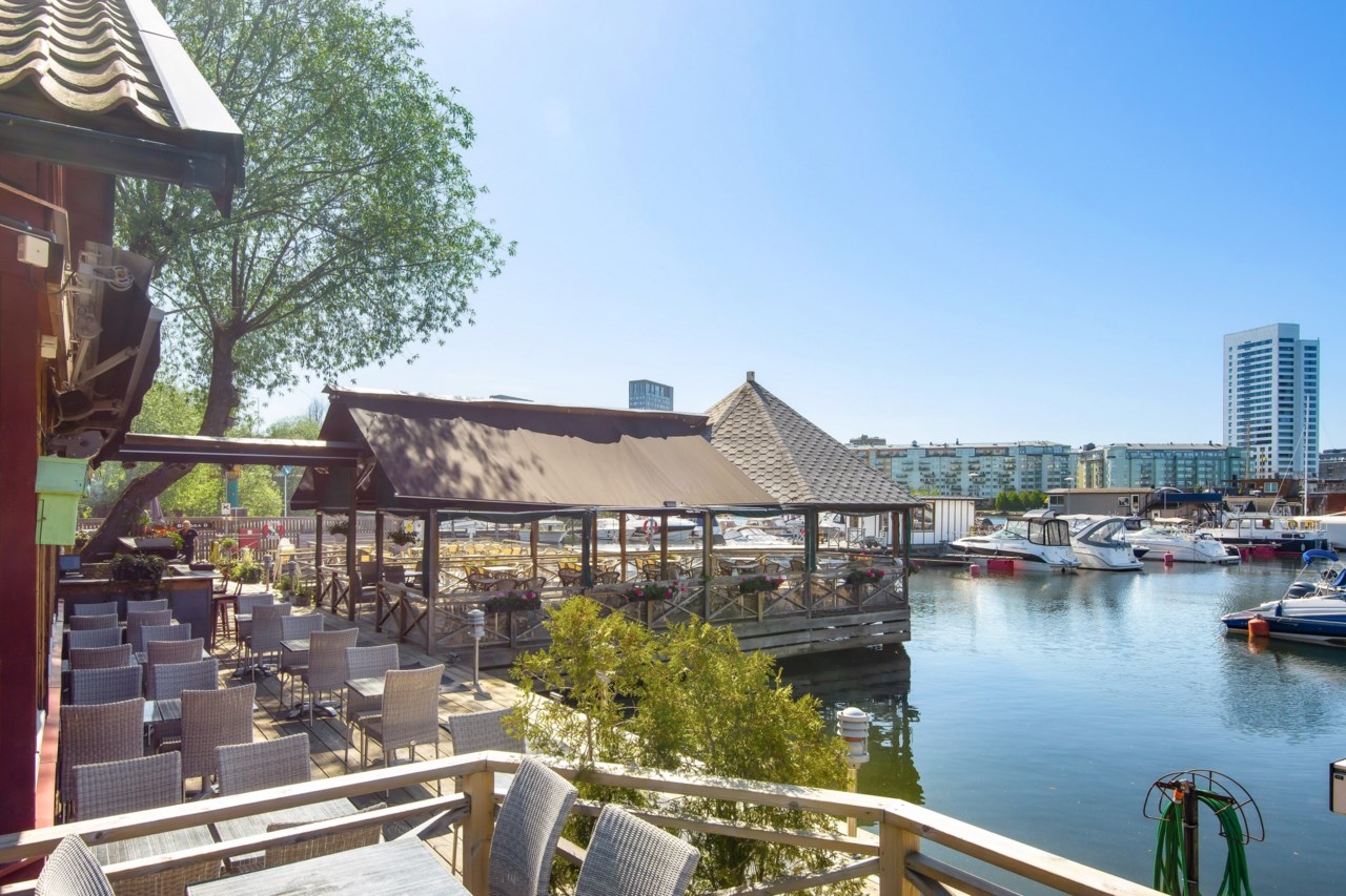 Pampas marina med restaurang