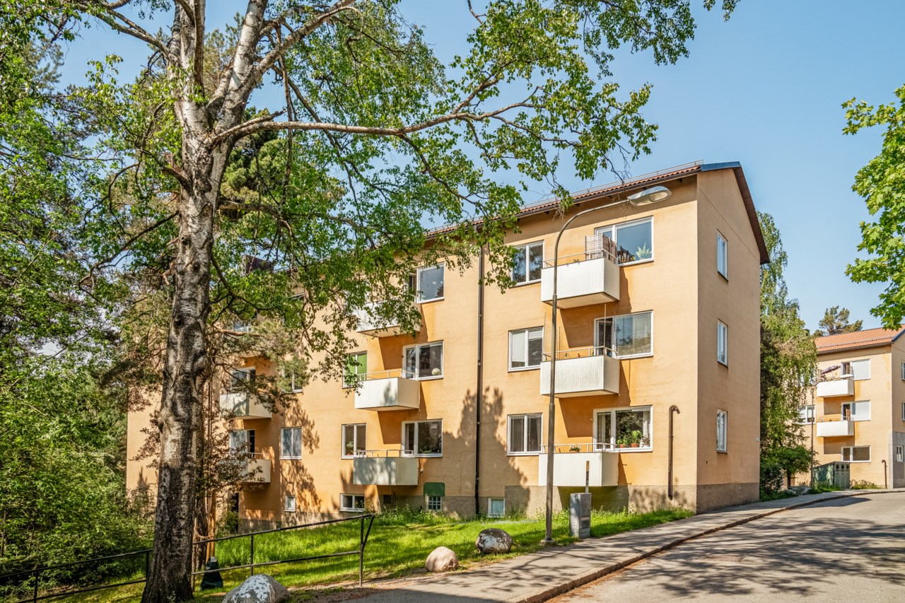 Dörrvägen 8