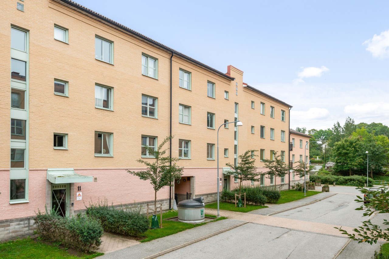 Bäckbornas väg 11