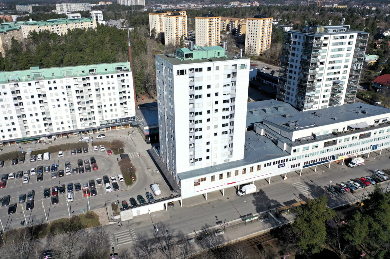 Eskadervägen 8