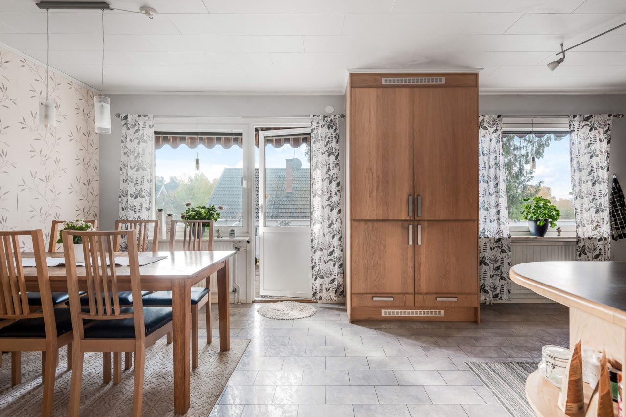 Rågångsvägen 8