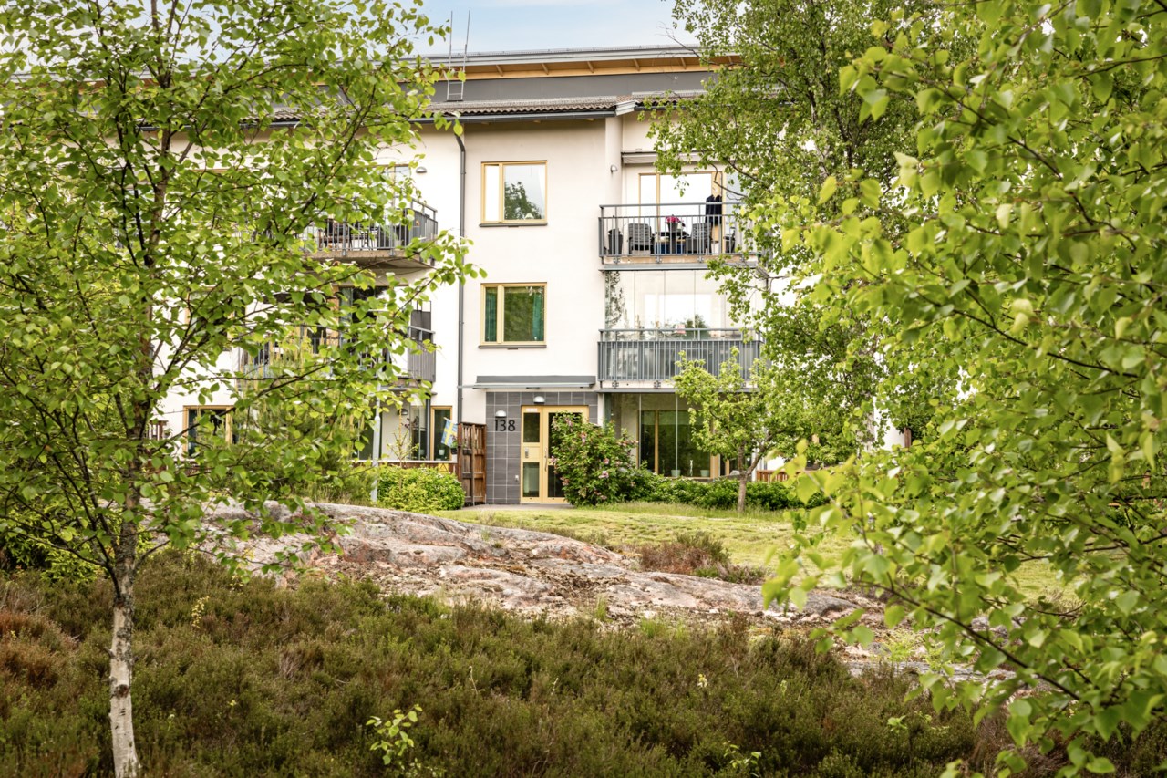 Svampskogsvägen 138, 1 tr - inglasad balkong i söder!