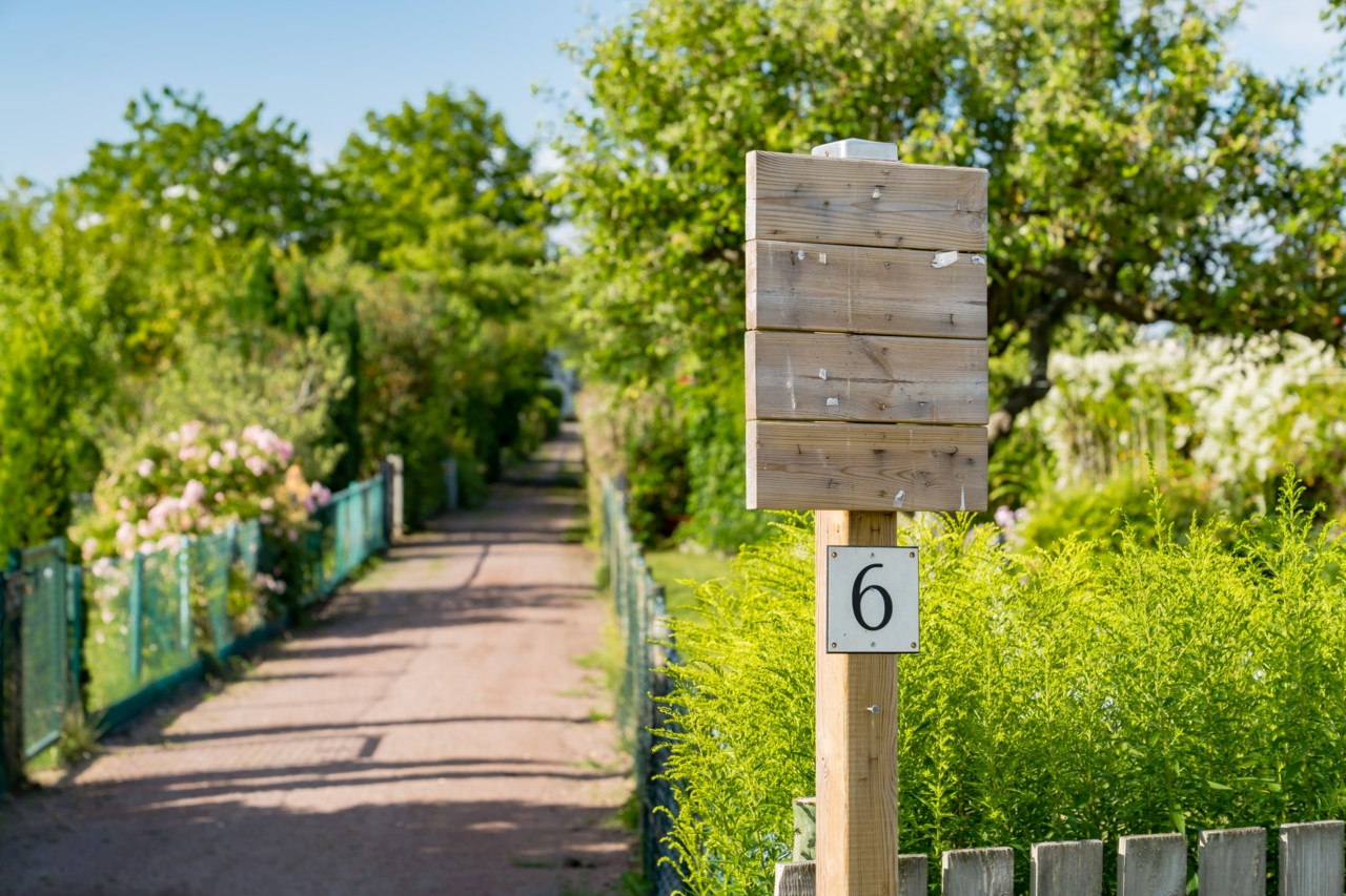 S:t Olovs vång koloniförening, Gång 6, stuga nummer 9