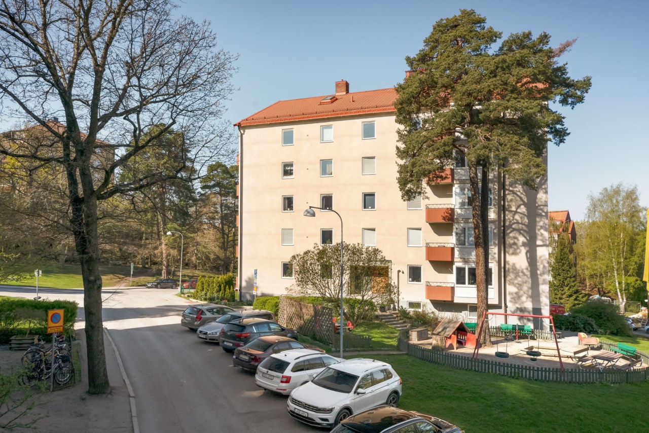Backvägen 1