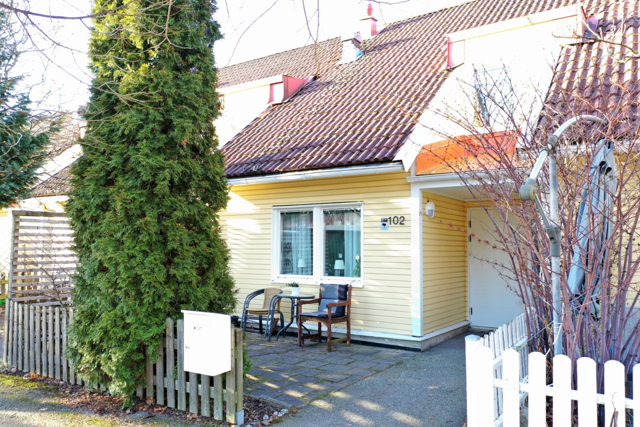 Takpannevägen 102