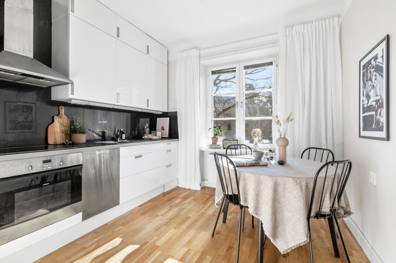 Råsundavägen 77